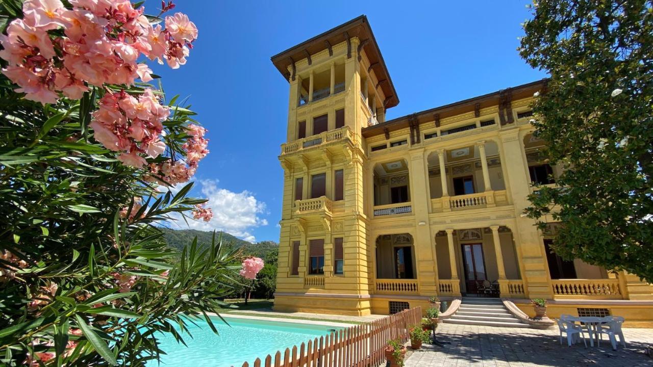 Villa Moorings Barga Exterior photo