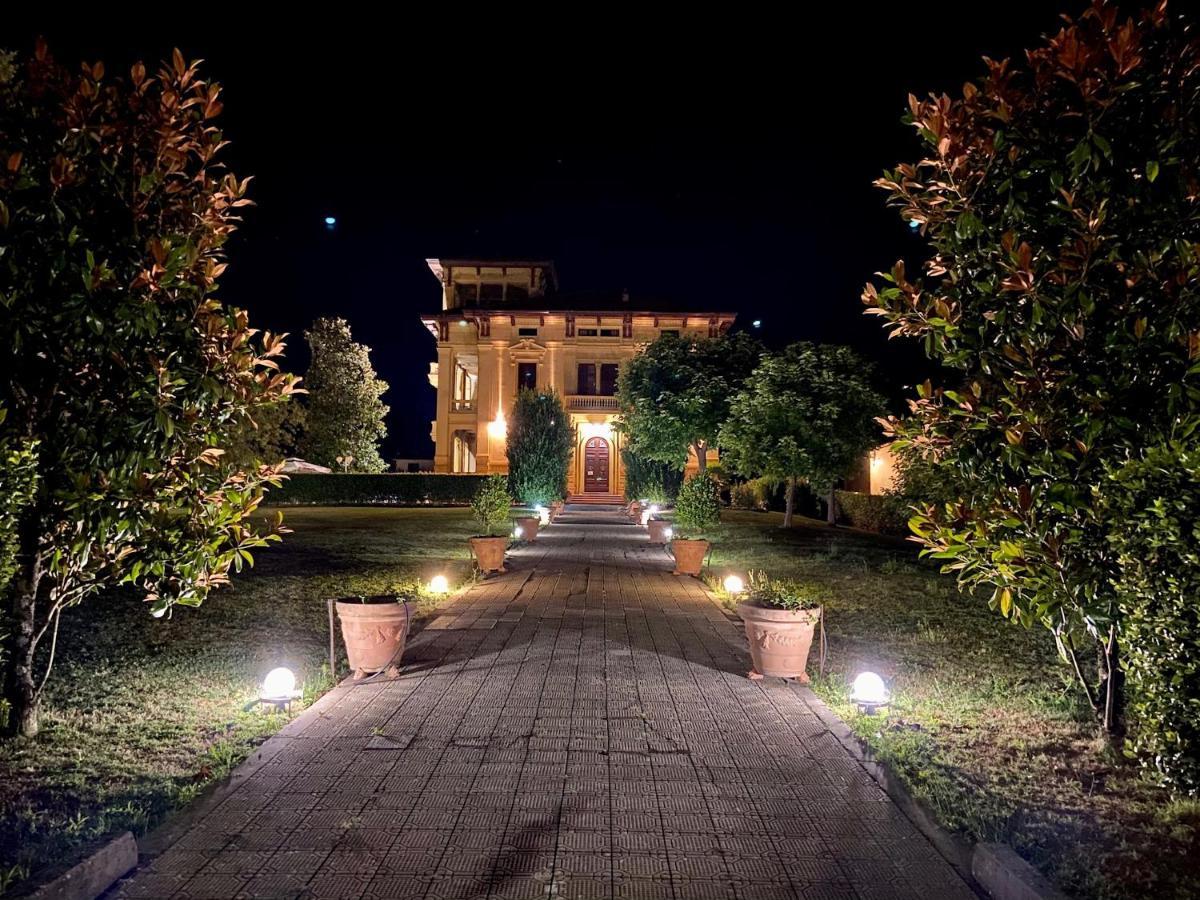 Villa Moorings Barga Exterior photo
